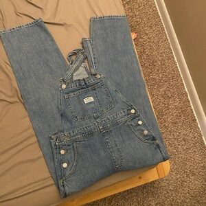 Levi Jumpsuit Size XS